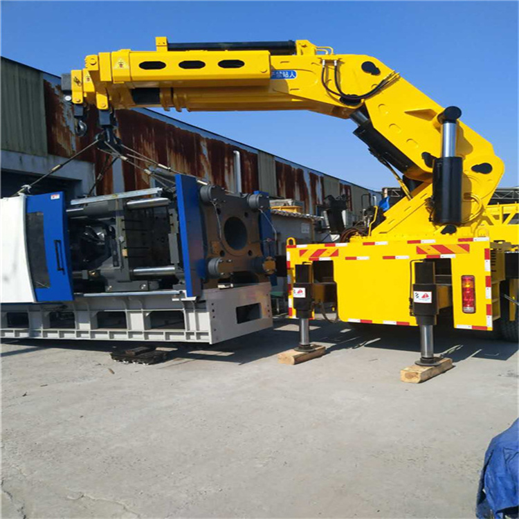 五华 大吨位折臂吊出租费用解析：一小时租赁多少钱