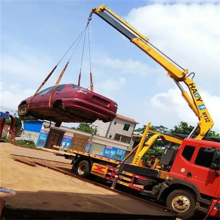 五华吊车吊汽车的正确方法